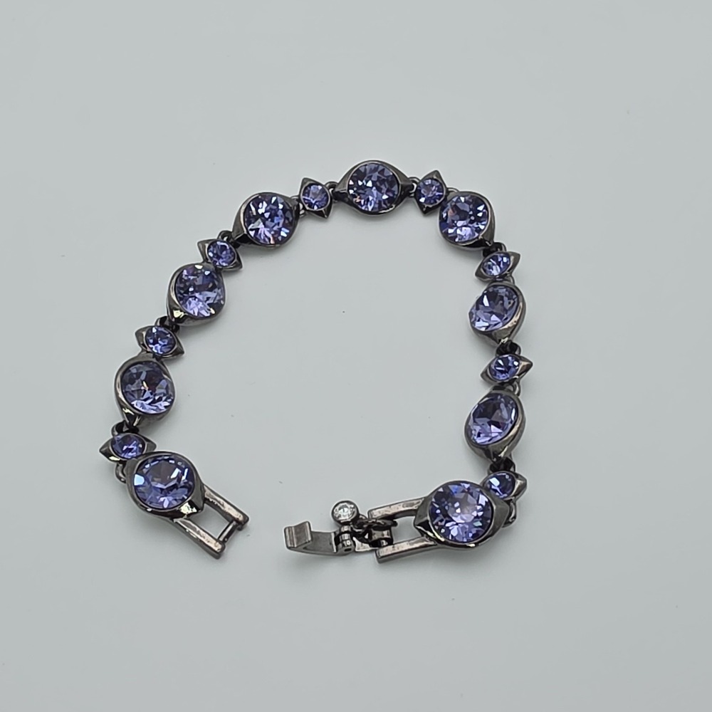 New! GIVENCHY SWAROVSKI Bracelet Purplish & Clear Crystals Gunmetal Gray 7.25" - Picture 6 of 15
